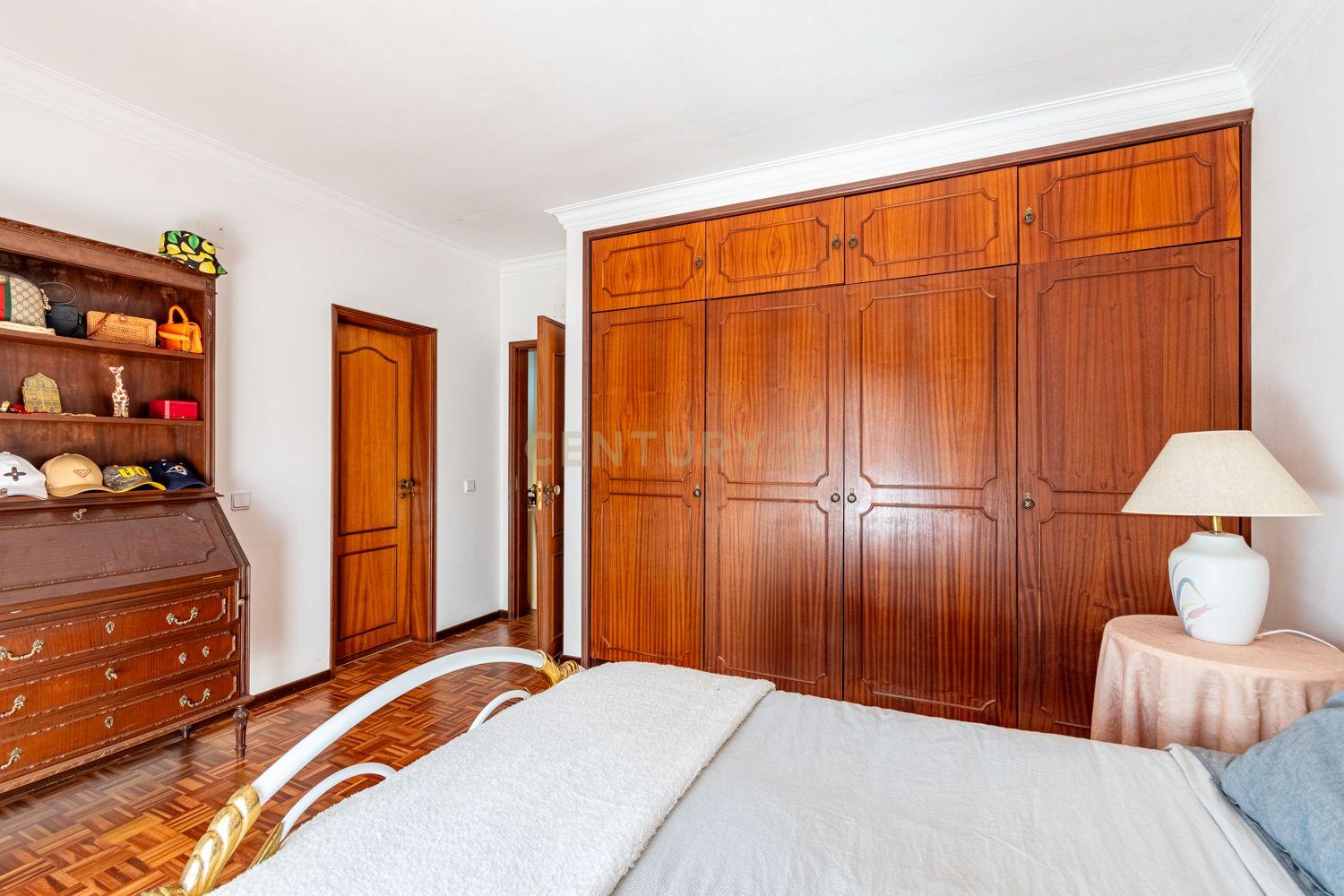 Moradia T3 em São Pedro do Estoril - Mobilado ou Não. - Image 21