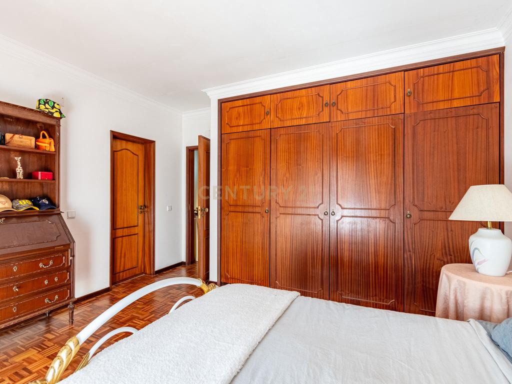 Moradia T3 em São Pedro do Estoril - Mobilado ou Não. - Image 21