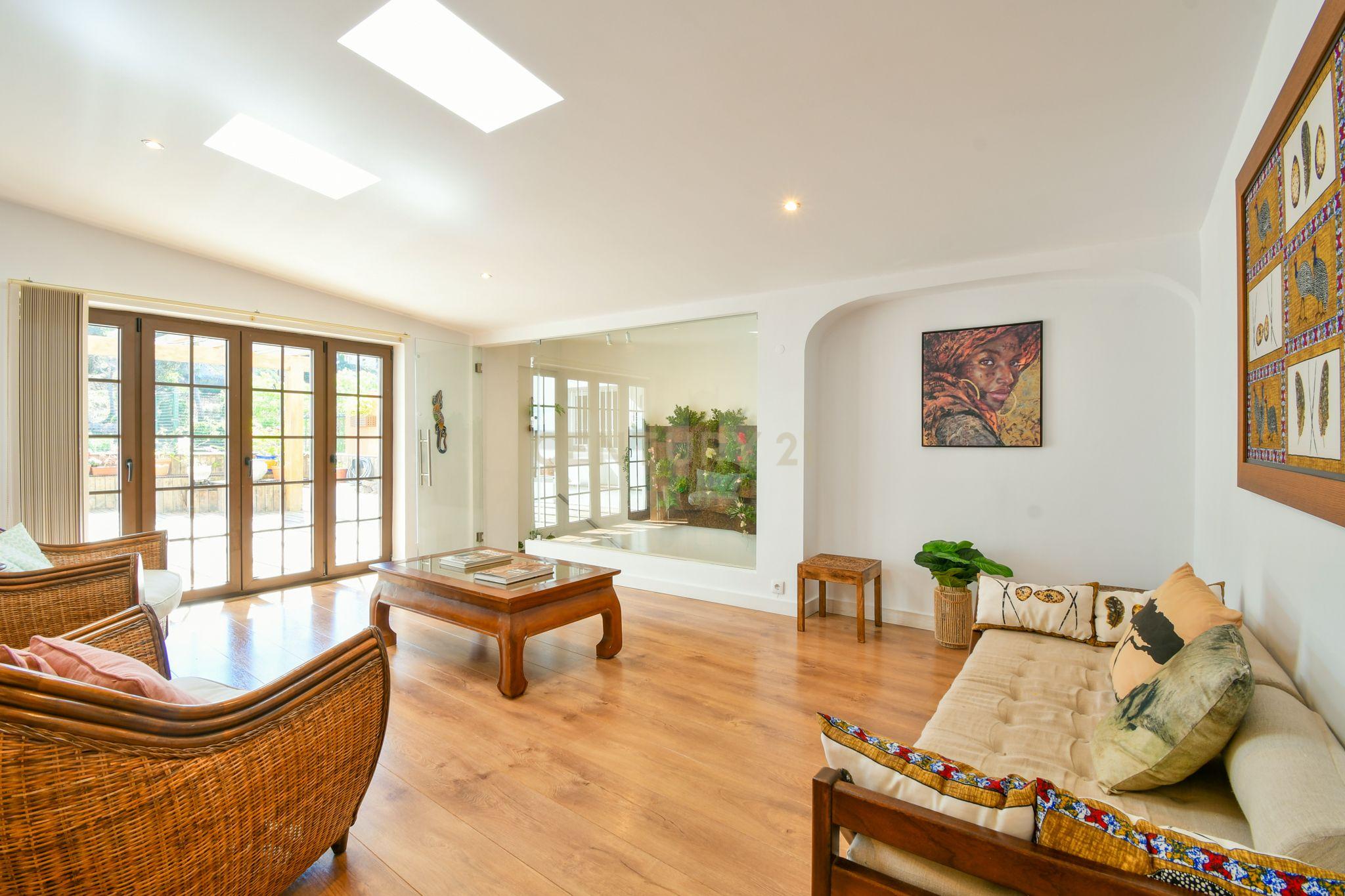 Apartamento T3+1 duplex com terraço no coração de Cascais - Image 5