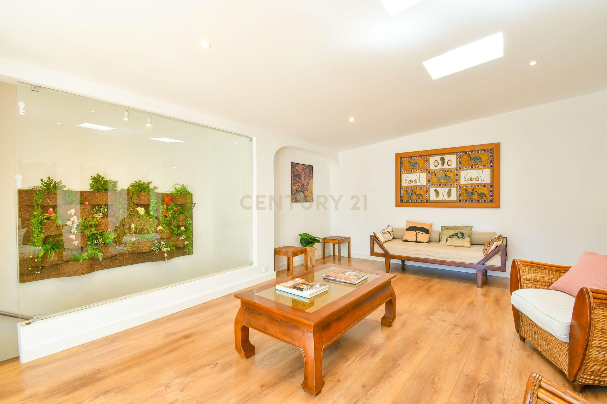 Apartamento T3+1 duplex com terraço no coração de Cascais - Image 6
