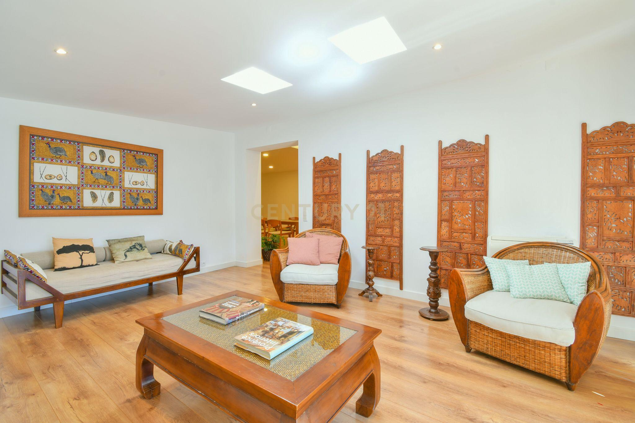 Apartamento T3+1 duplex com terraço no coração de Cascais - Image 7