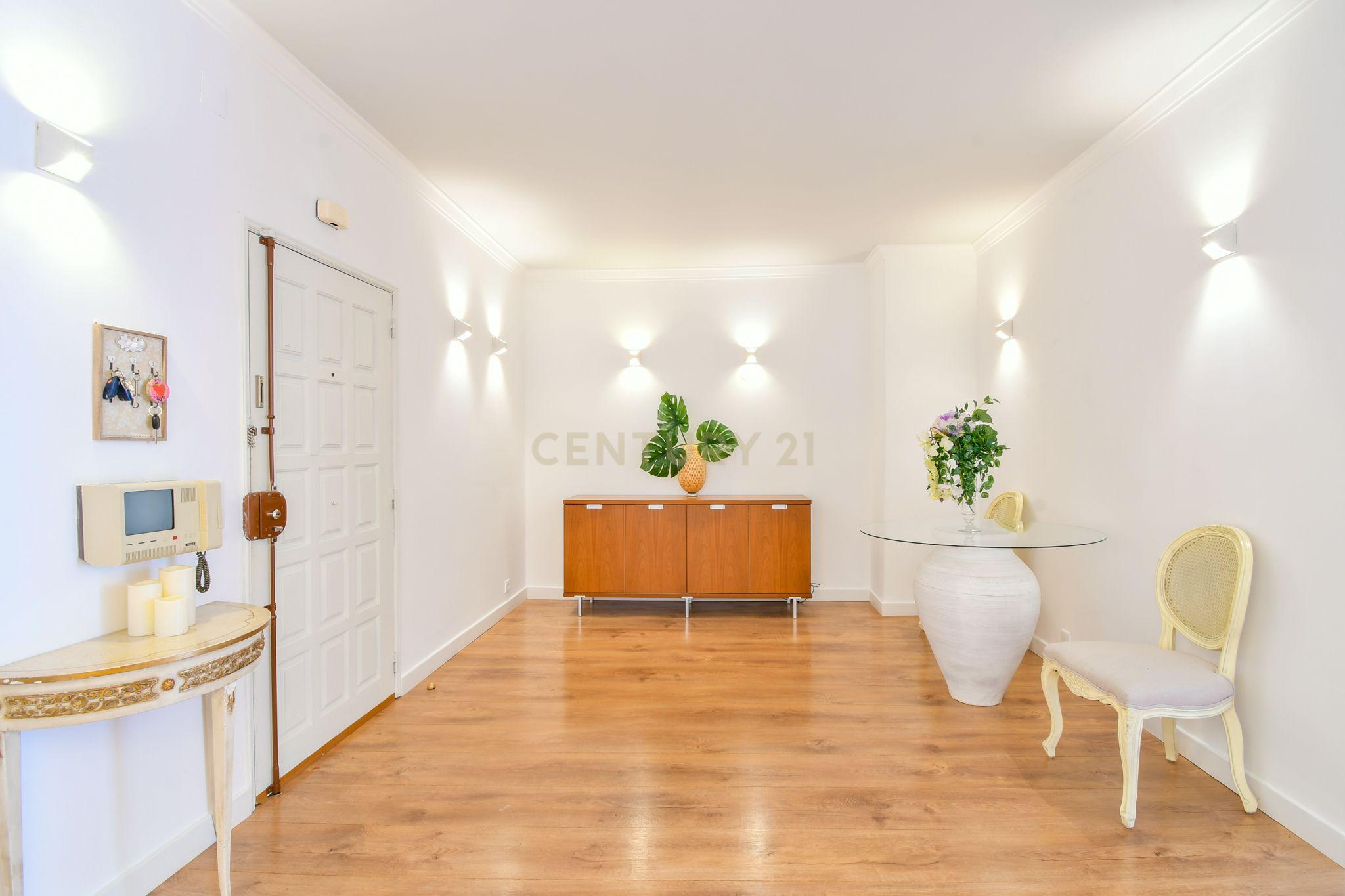 Apartamento T3+1 duplex com terraço no coração de Cascais - Image 20