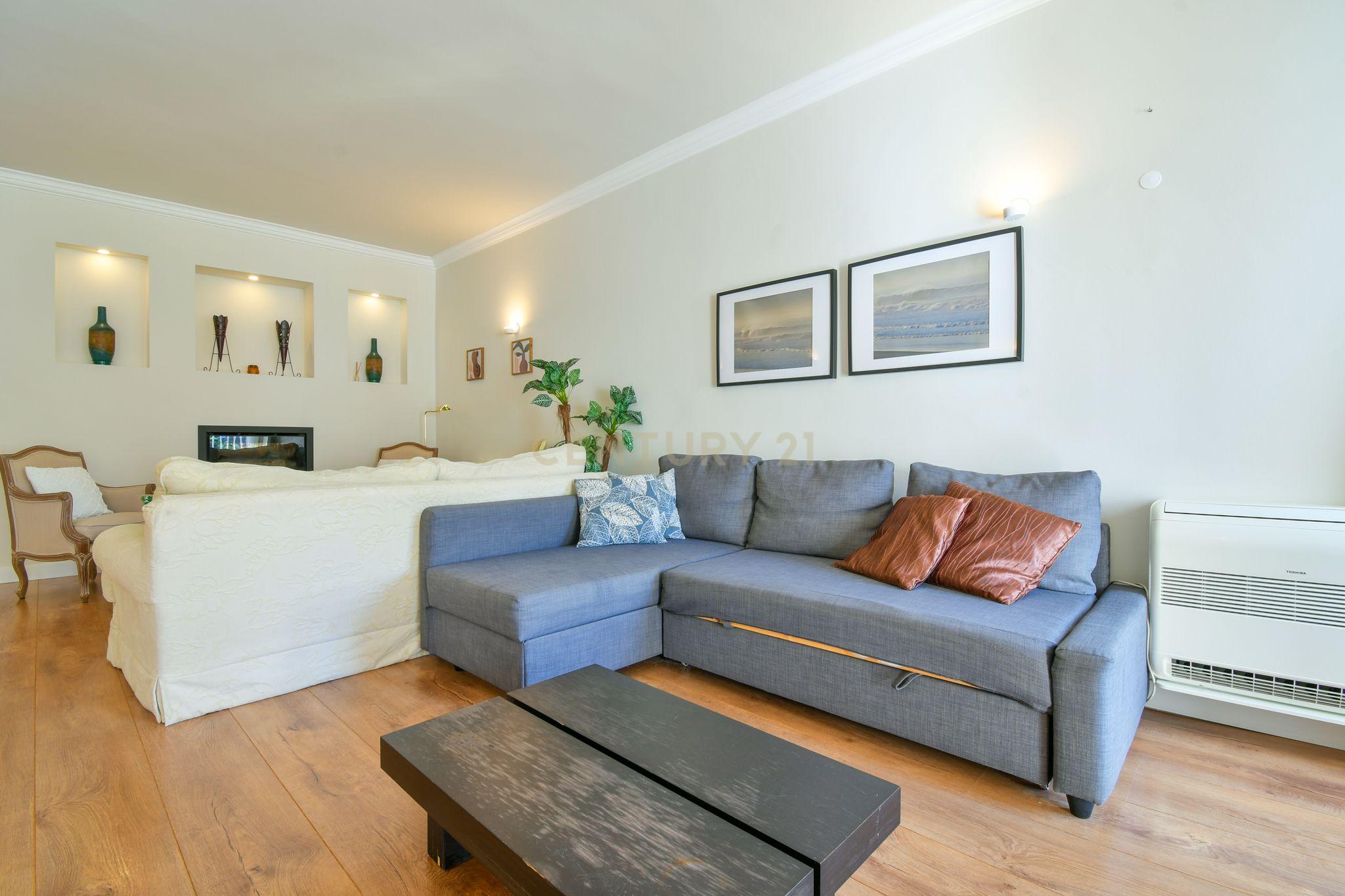 Apartamento T3+1 duplex com terraço no coração de Cascais - Image 27