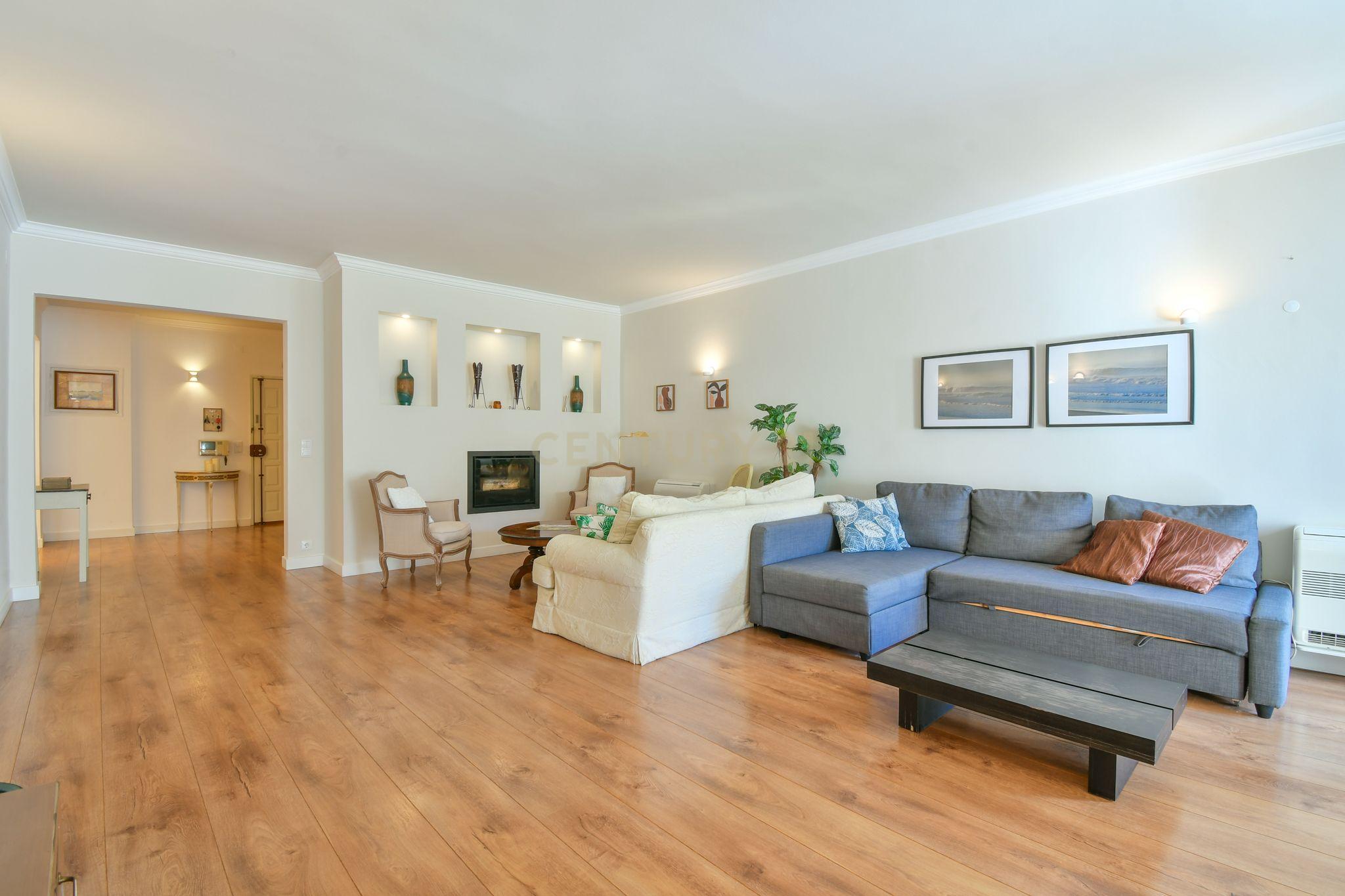 Apartamento T3+1 duplex com terraço no coração de Cascais - Image 28