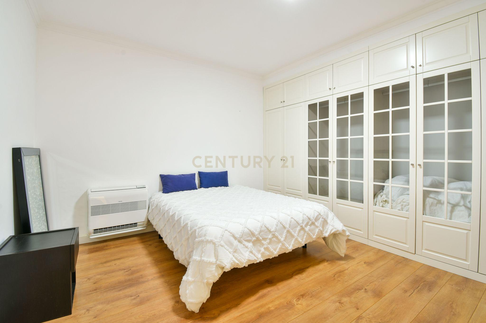 Apartamento T3+1 duplex com terraço no coração de Cascais - Image 42