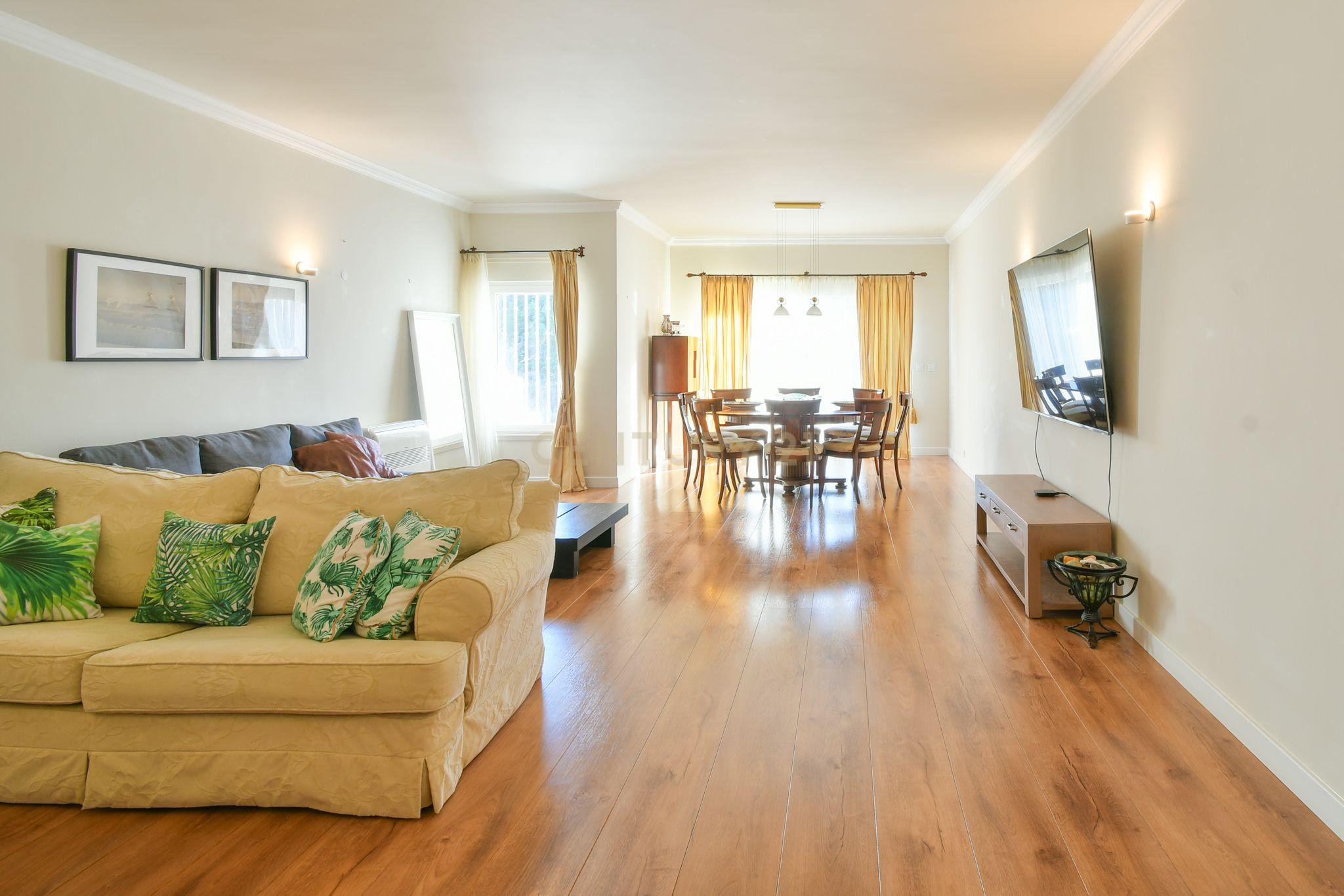Apartamento T3+1 duplex com terraço no coração de Cascais - Image 25
