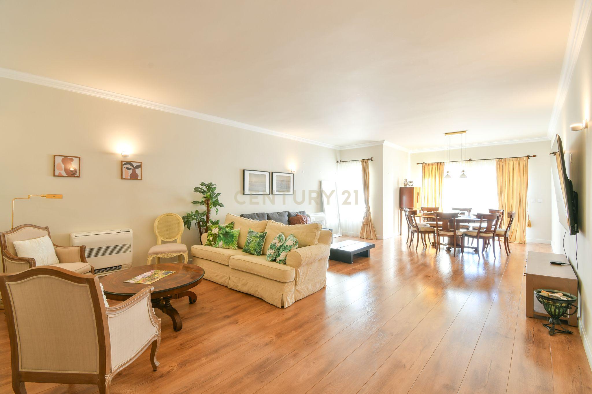 Apartamento T3+1 duplex com terraço no coração de Cascais - Image 24