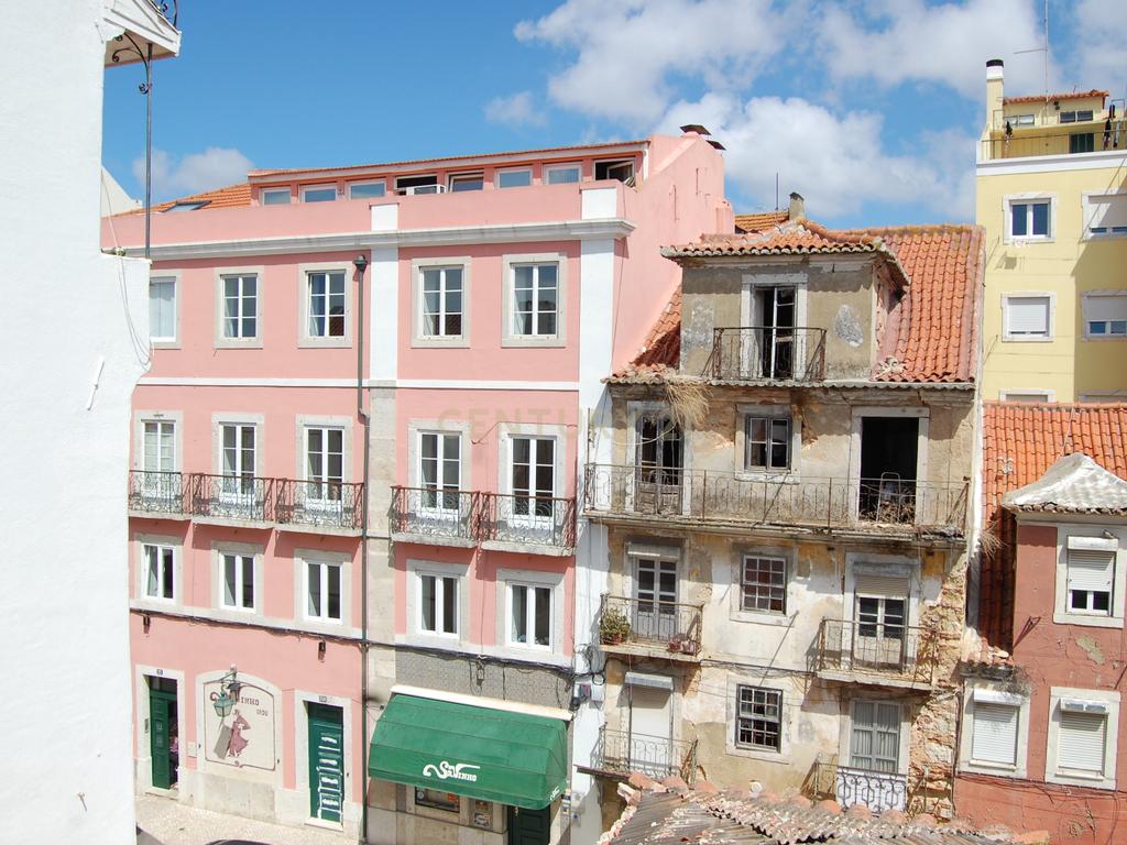 Prédio para investimento na Estrela em Lisboa - Image 11