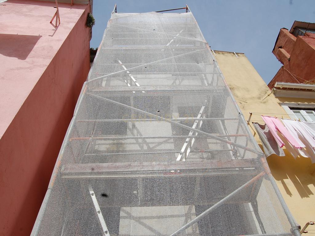 Prédio para investimento na Estrela em Lisboa - Image 15