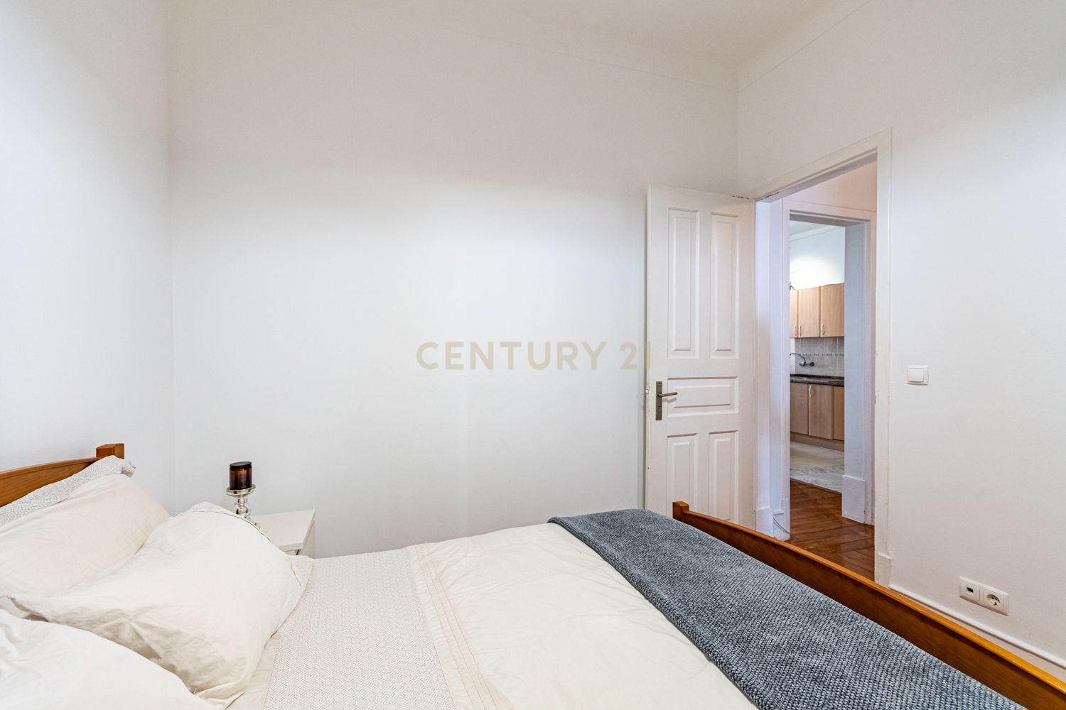 APARTAMENTO T3+1 PENHA DE FRANÇA - Image 11