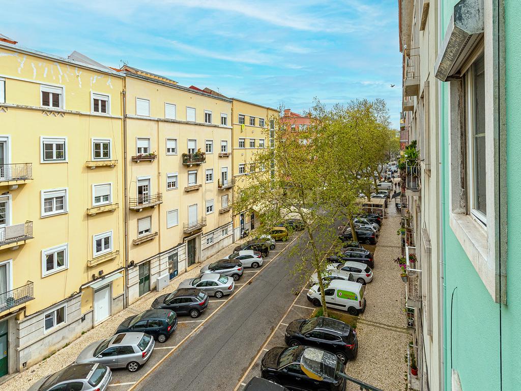 APARTAMENTO T3+1 PENHA DE FRANÇA - Image 1