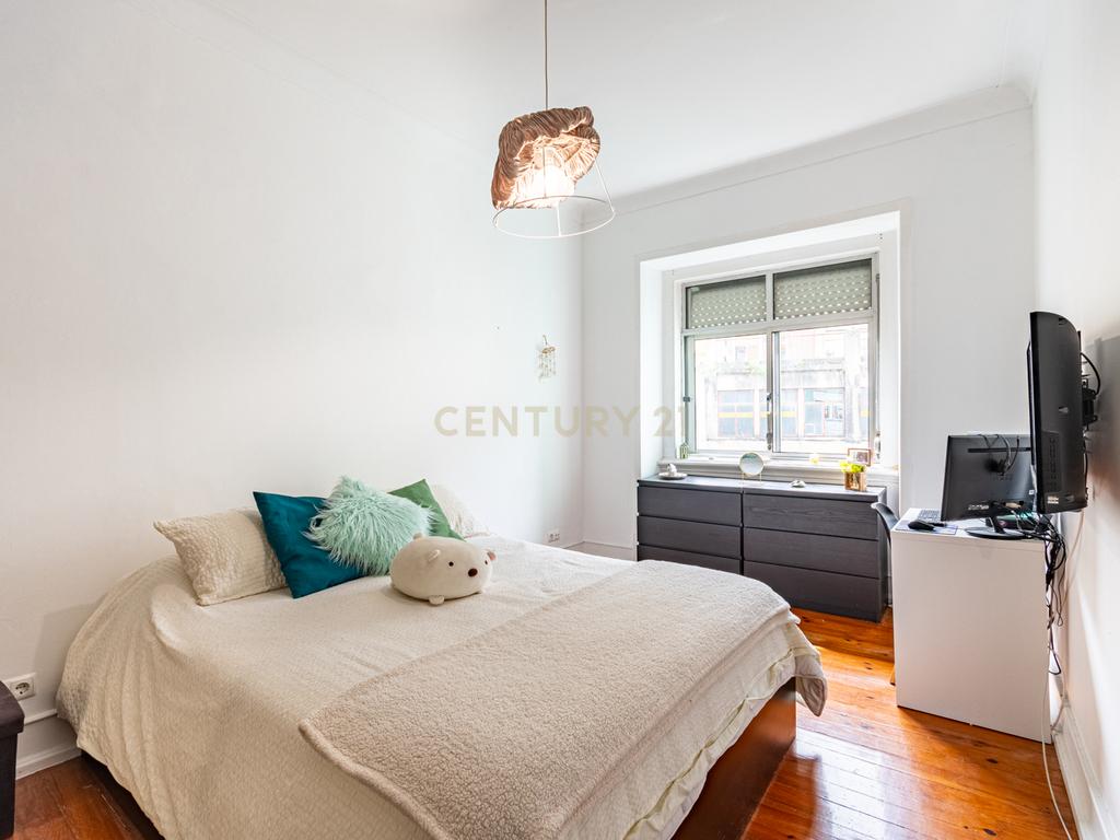 APARTAMENTO T3+1 PENHA DE FRANÇA - Image 12