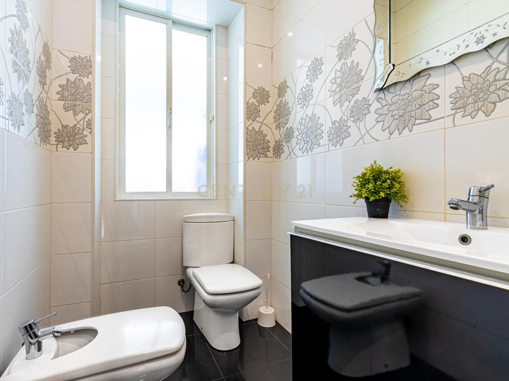 APARTAMENTO T3+1 PENHA DE FRANÇA - Image 14