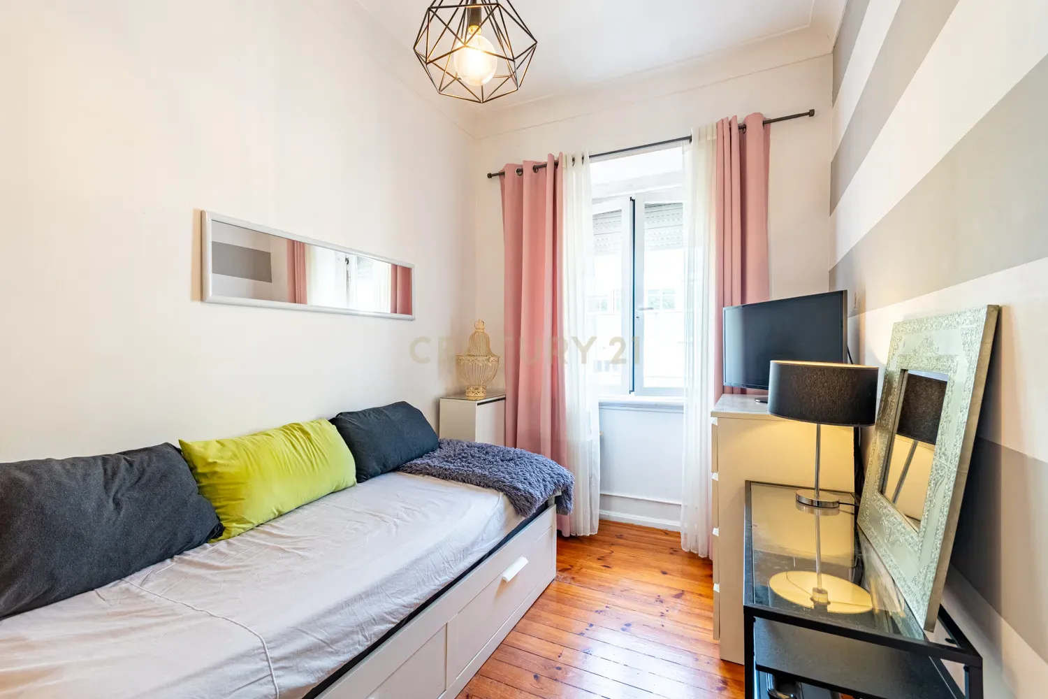 APARTAMENTO T3+1 PENHA DE FRANÇA - Image 7