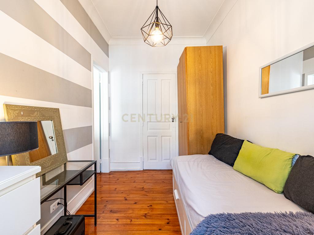 APARTAMENTO T3+1 PENHA DE FRANÇA - Image 8