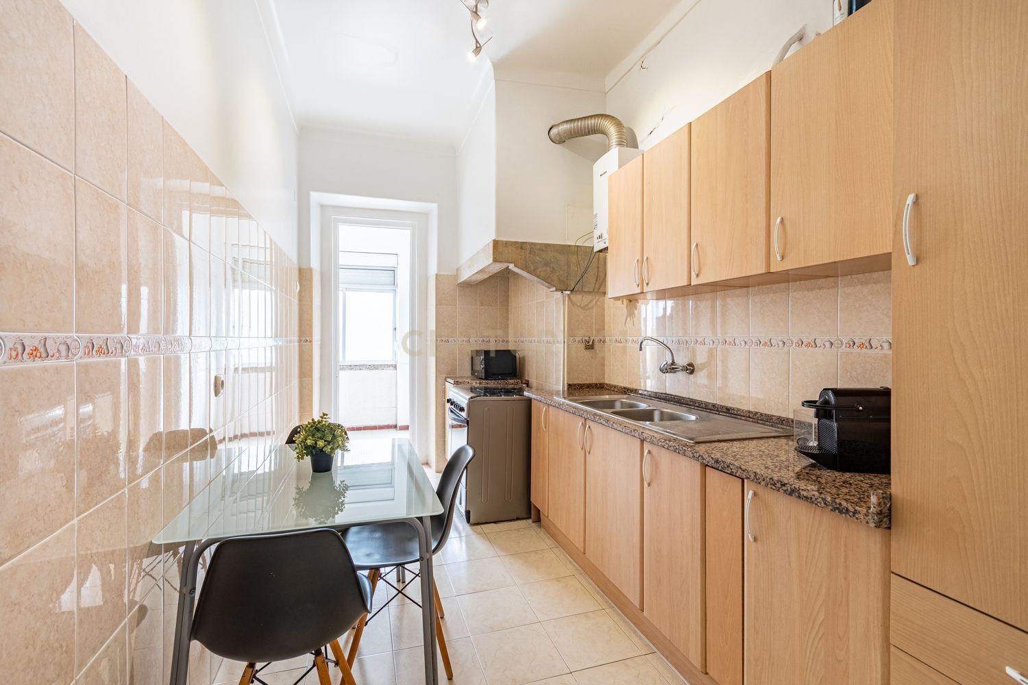 APARTAMENTO T3+1 PENHA DE FRANÇA - Image 16