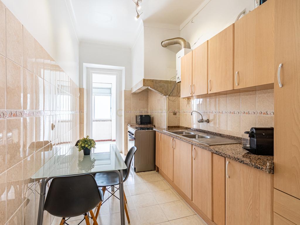 APARTAMENTO T3+1 PENHA DE FRANÇA - Image 16