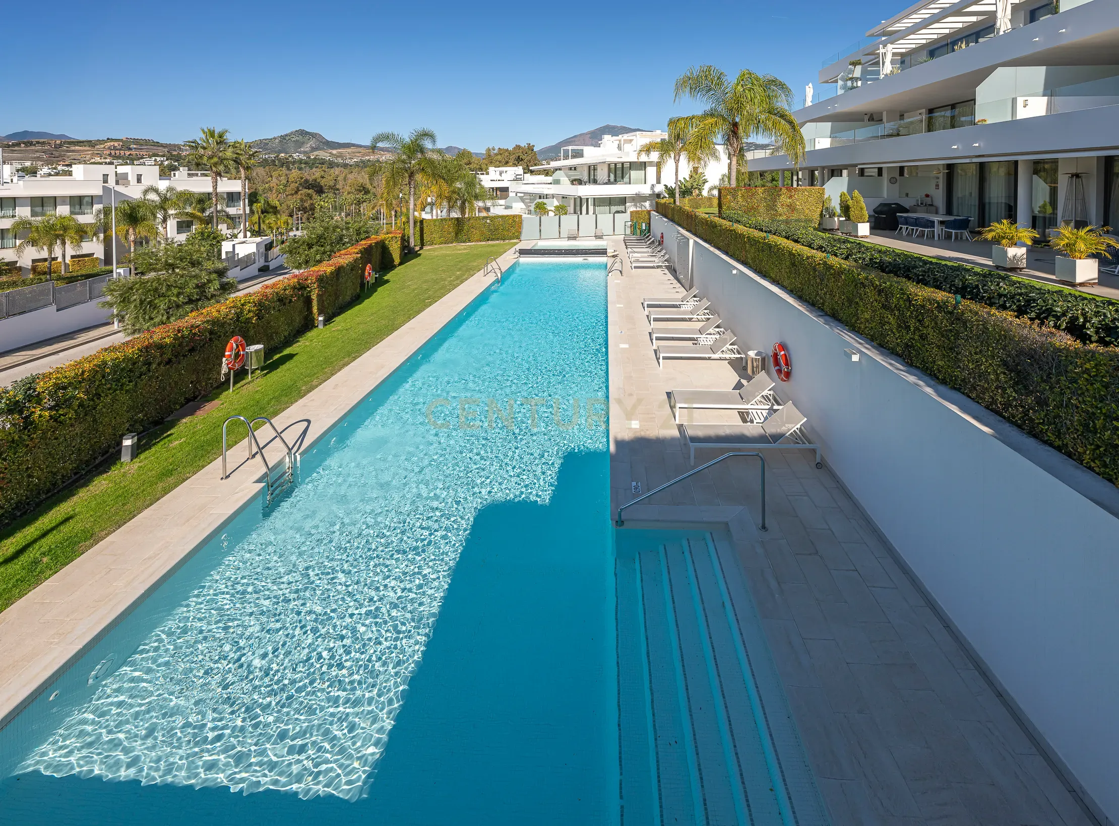 APARTAMENTO DE LUXO NO URB. CATALEYA, ATALAYA-ESTEPONA - Image 3