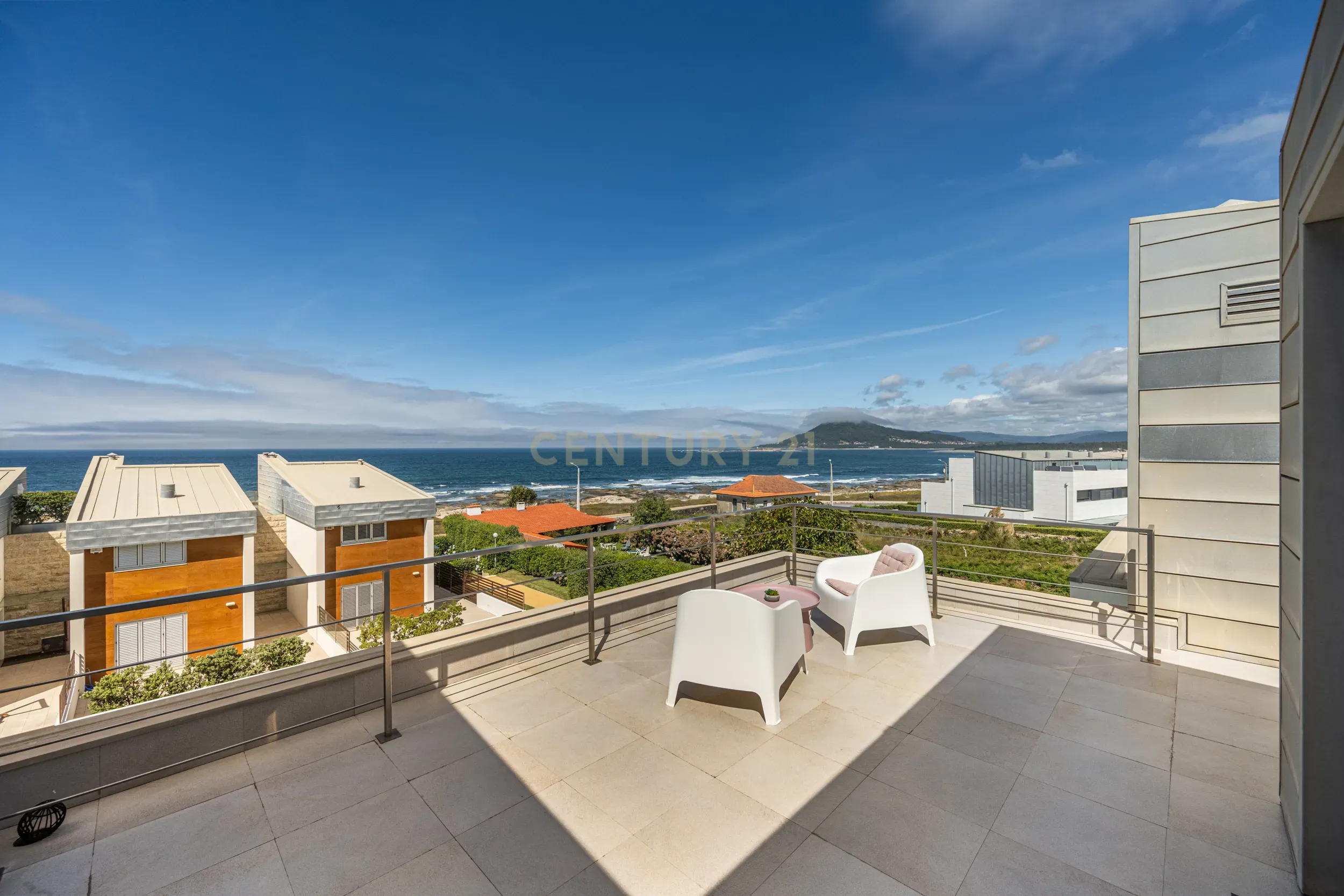 Moradia T4 com vista mar na praia de Moledo - Image 34