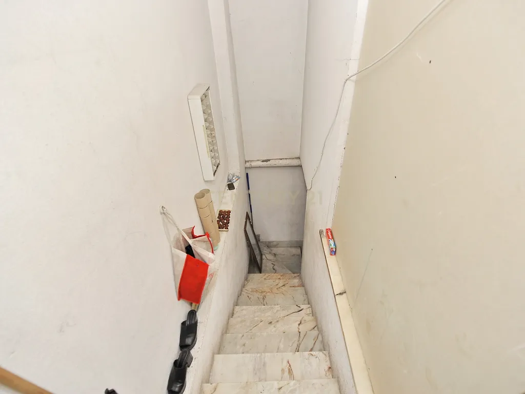 Venda de Loja bem conservada com 194m2 muito bem localizada em Queluz na Av. José Elias Garcia - Image 14