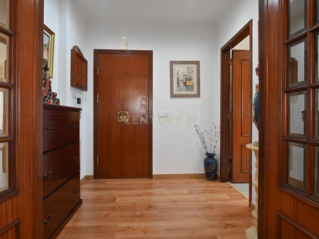 T2 Totalmente Remodelado em Carnaxide - Image 6