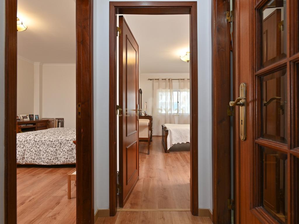 T2 Totalmente Remodelado em Carnaxide - Image 10