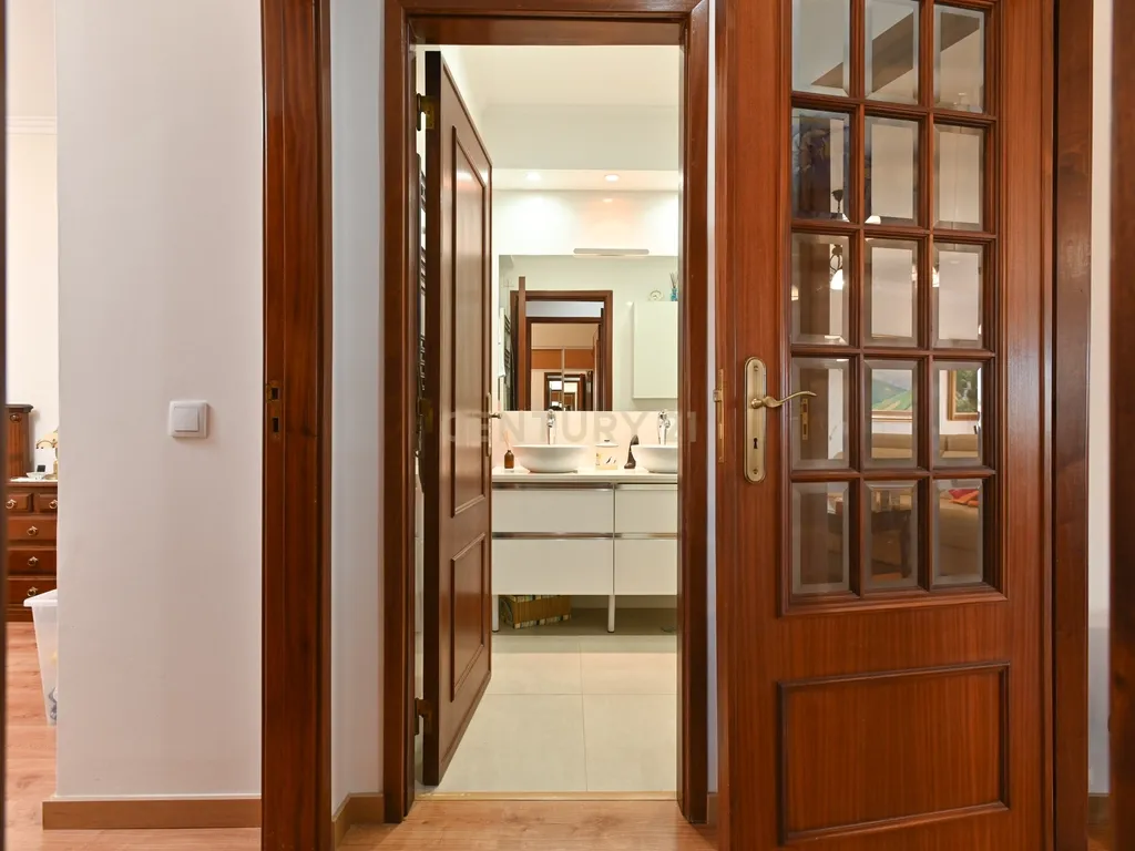 T2 Totalmente Remodelado em Carnaxide - Image 11