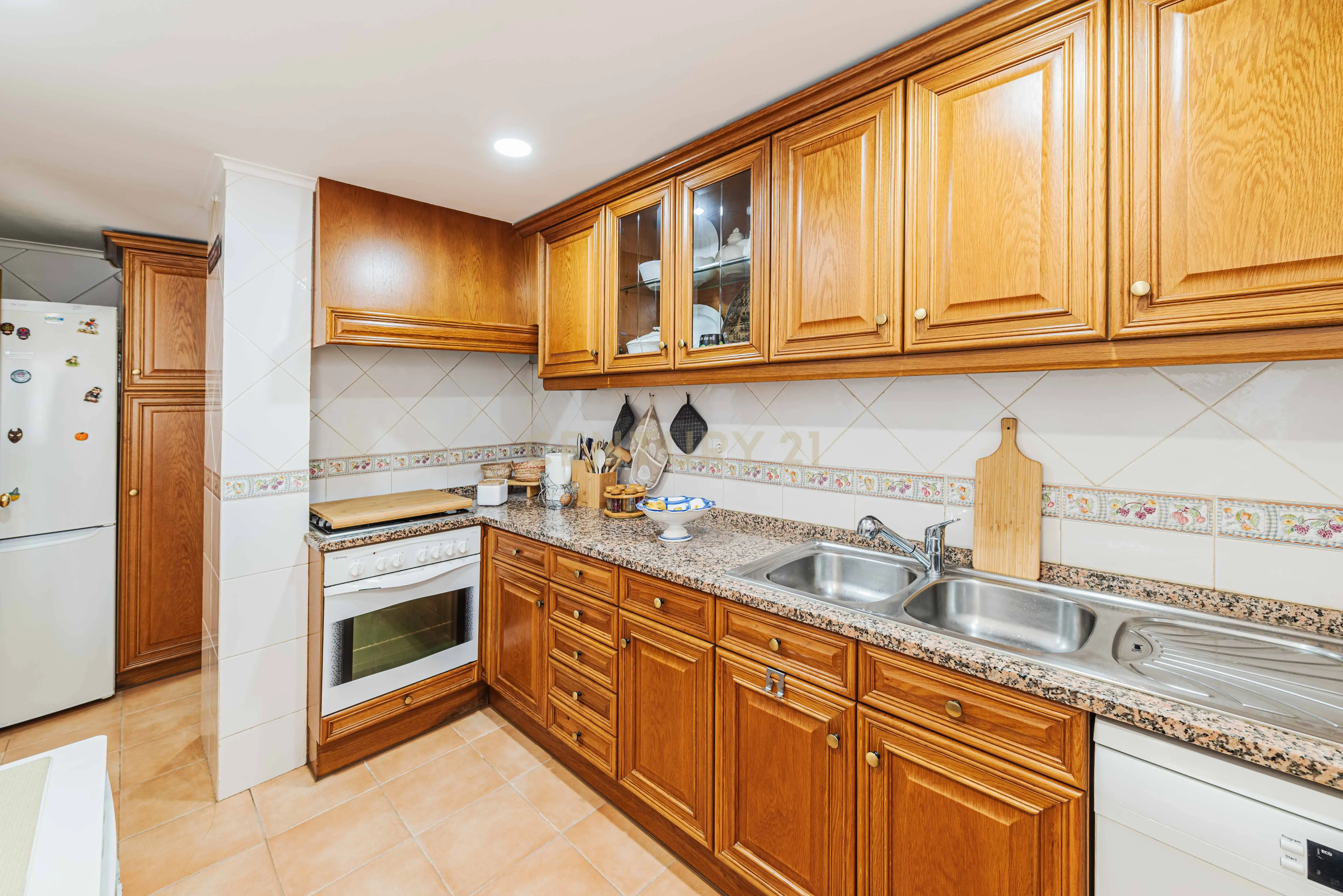 Apartamento T1 em Parede (Cascais) | Excelente Localização - Image 16
