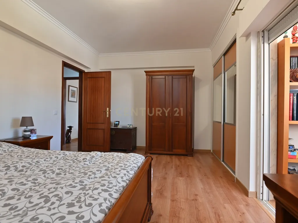 T2 Totalmente Remodelado em Carnaxide - Image 16