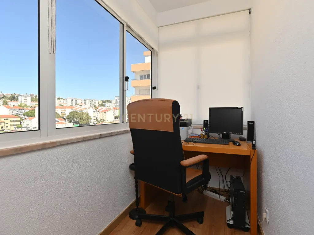 T2 Totalmente Remodelado em Carnaxide - Image 17