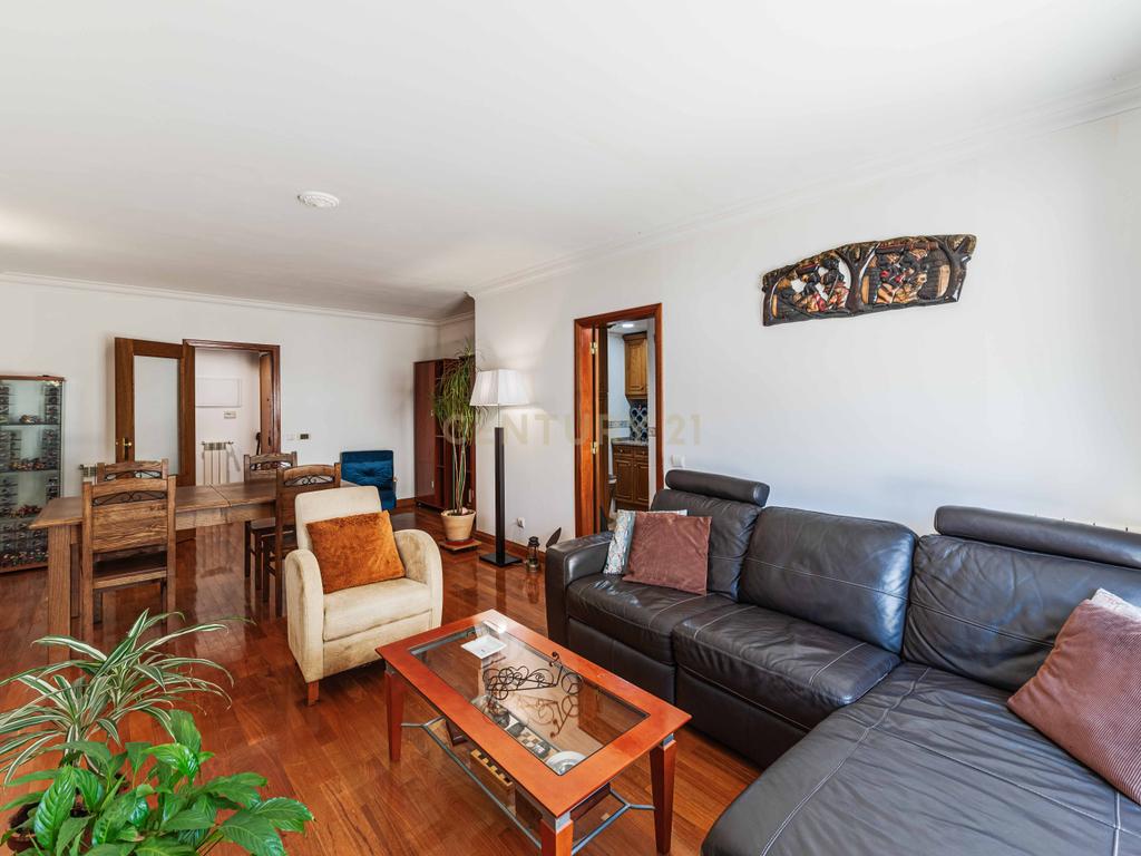 Apartamento T1 em Parede (Cascais)  | Excelente Localização - Image 1
