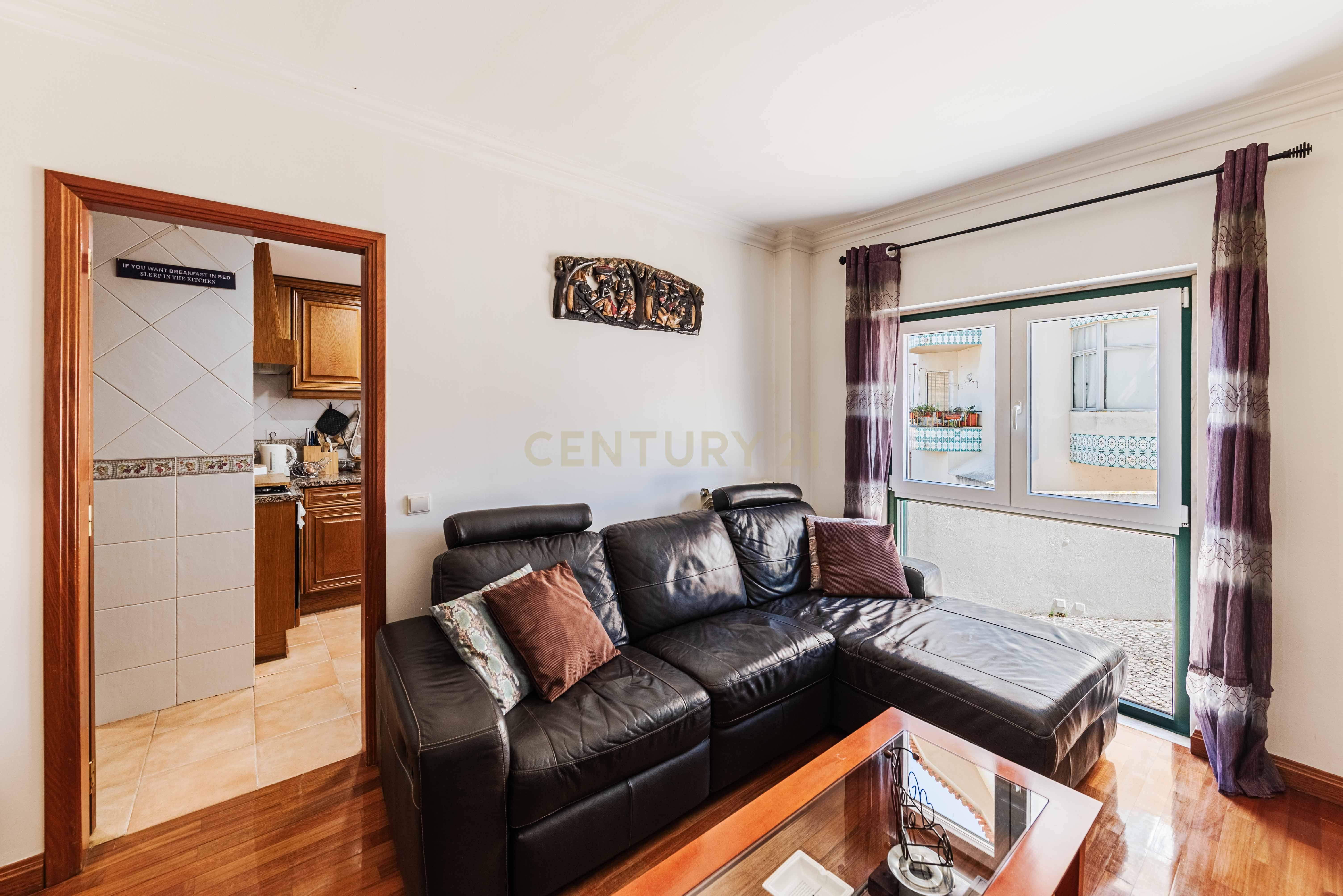 Apartamento T1 em Parede (Cascais) | Excelente Localização - Image 2