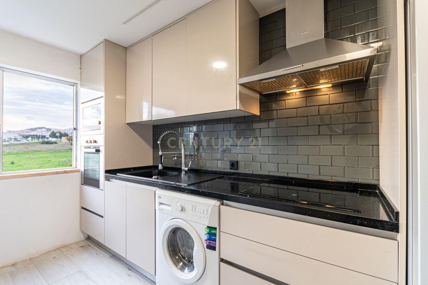 APARTAMENTO T2 FAMÕES - ODIVELAS - Image 3