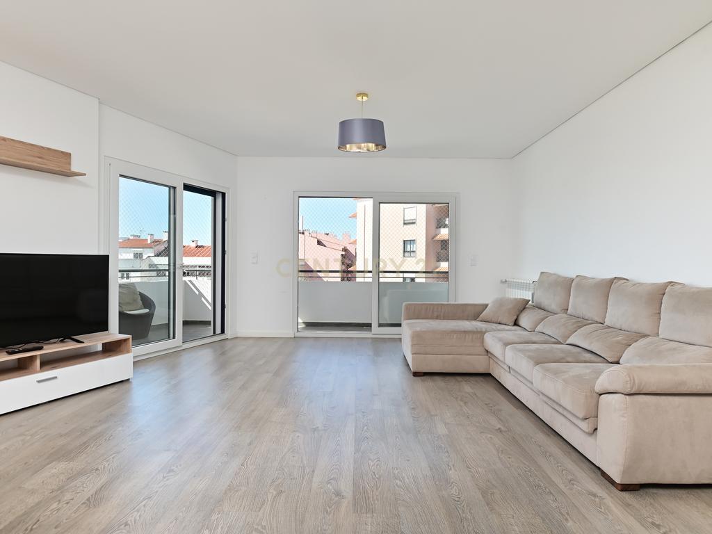 Apartamento com 3 quartos, vista mar, na Parede, Cascais . - Image 2