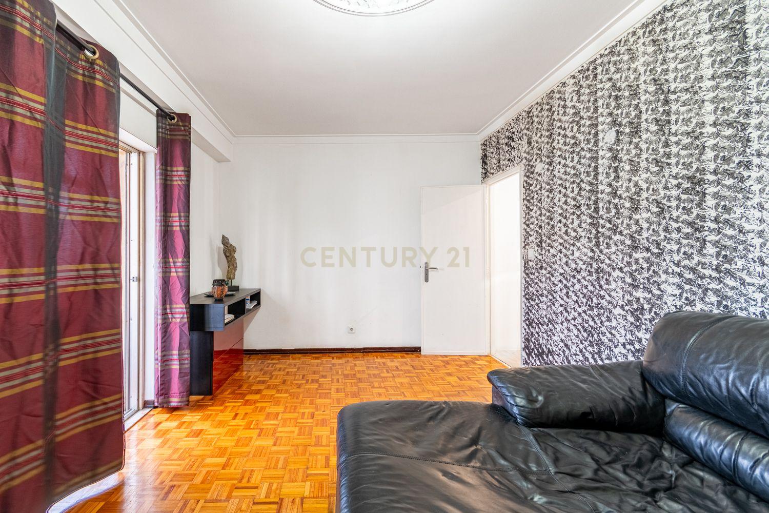 APARTAMENTO T2 FAMÕES - ODIVELAS - Image 8