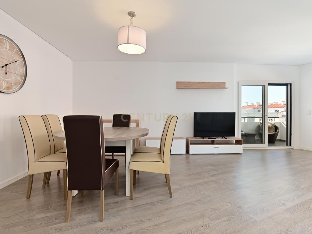 Apartamento com 3 quartos, vista mar, na Parede, Cascais . - Image 1