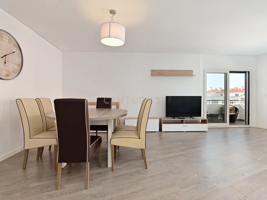 Apartamento com 3 quartos, vista mar, na Parede, Cascais . - Image 1