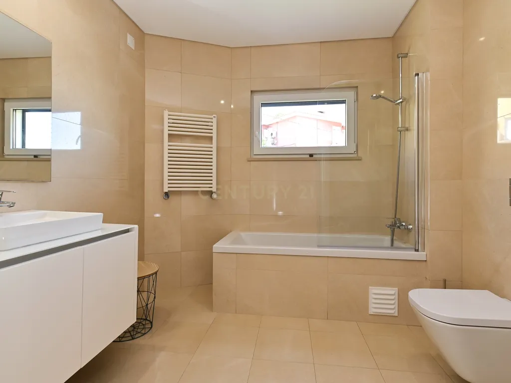 Apartamento com 3 quartos, vista mar, na Parede, Cascais . - Image 13