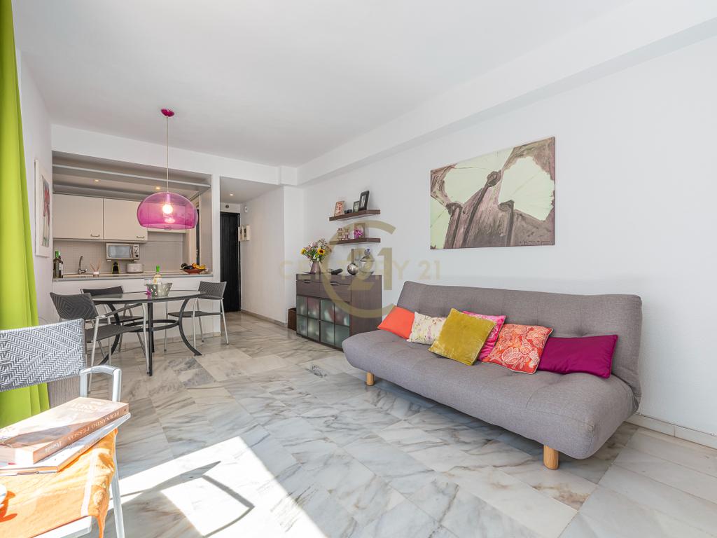 Apartamento Moderno em Málaga com Piscina e Proximidade à Praia - Image 6
