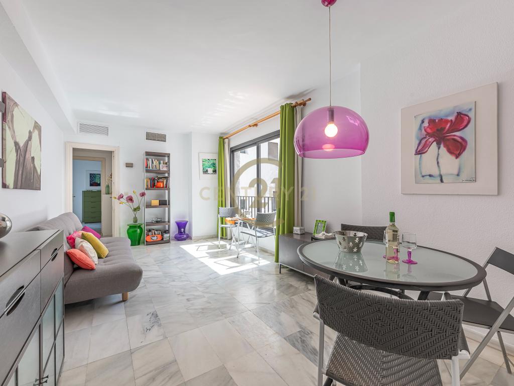 Apartamento Moderno em Málaga com Piscina e Proximidade à Praia - Image 9