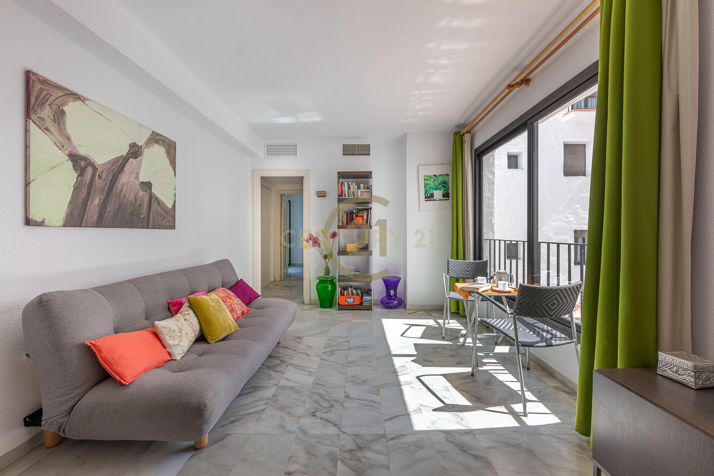 Apartamento Moderno em Málaga com Piscina e Proximidade à Praia - Image 4