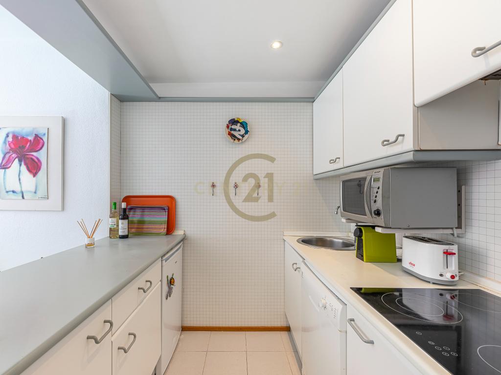 Apartamento Moderno em Málaga com Piscina e Proximidade à Praia - Image 12