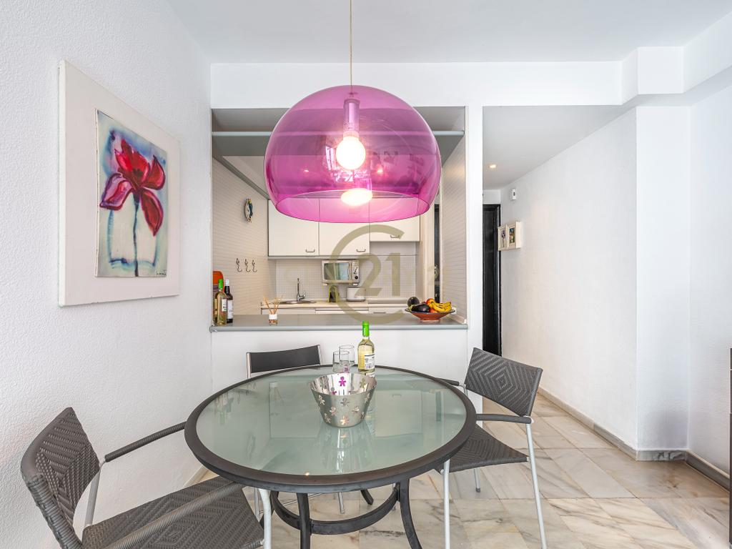 Apartamento Moderno em Málaga com Piscina e Proximidade à Praia - Image 10