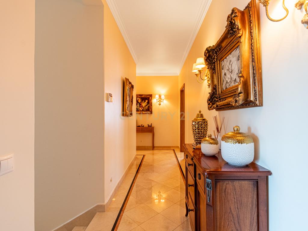 MORADIA EM SANTARÉM - CONFORTO E ELEGÂNCIA - Image 17