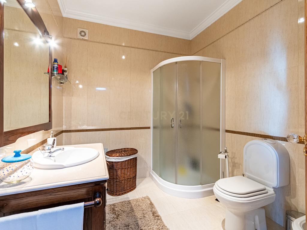 MORADIA EM SANTARÉM - CONFORTO E ELEGÂNCIA - Image 32