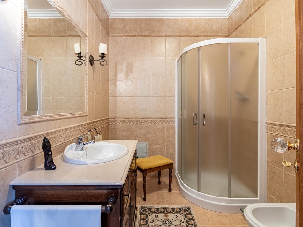 MORADIA EM SANTARÉM - CONFORTO E ELEGÂNCIA - Image 28
