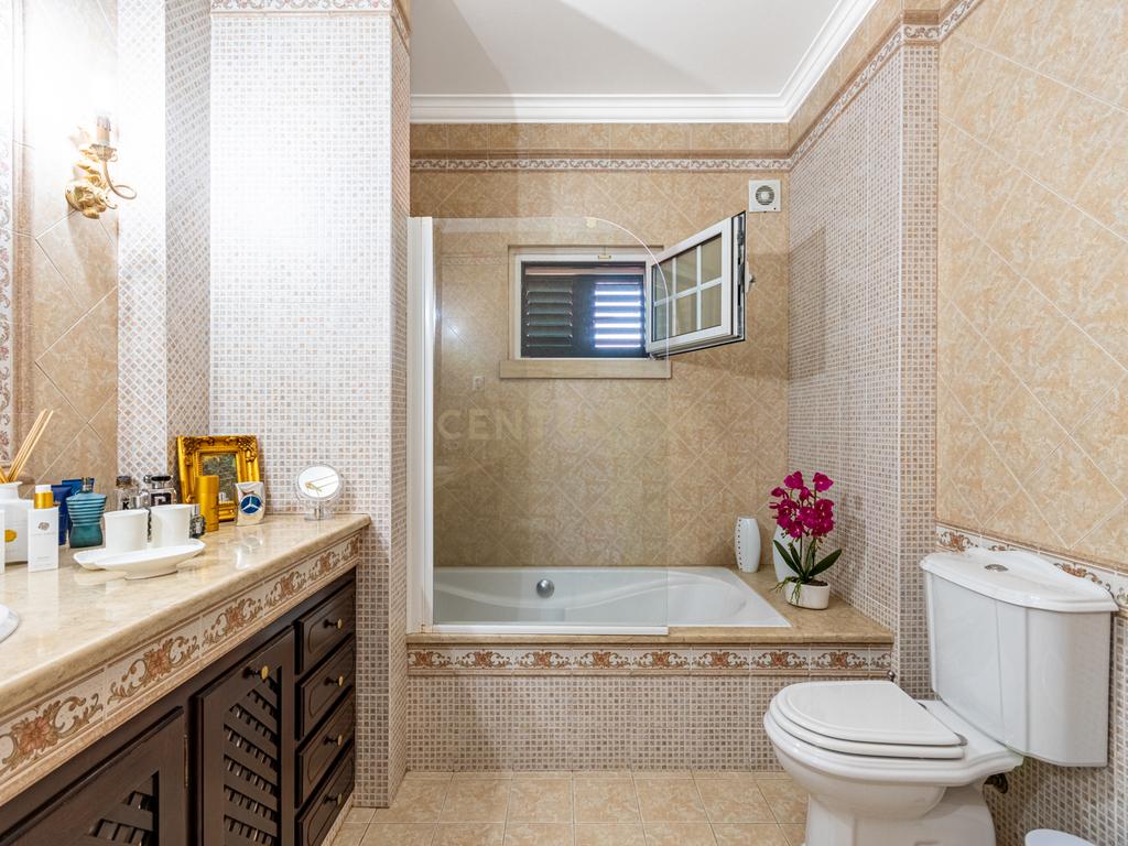 MORADIA EM SANTARÉM - CONFORTO E ELEGÂNCIA - Image 22