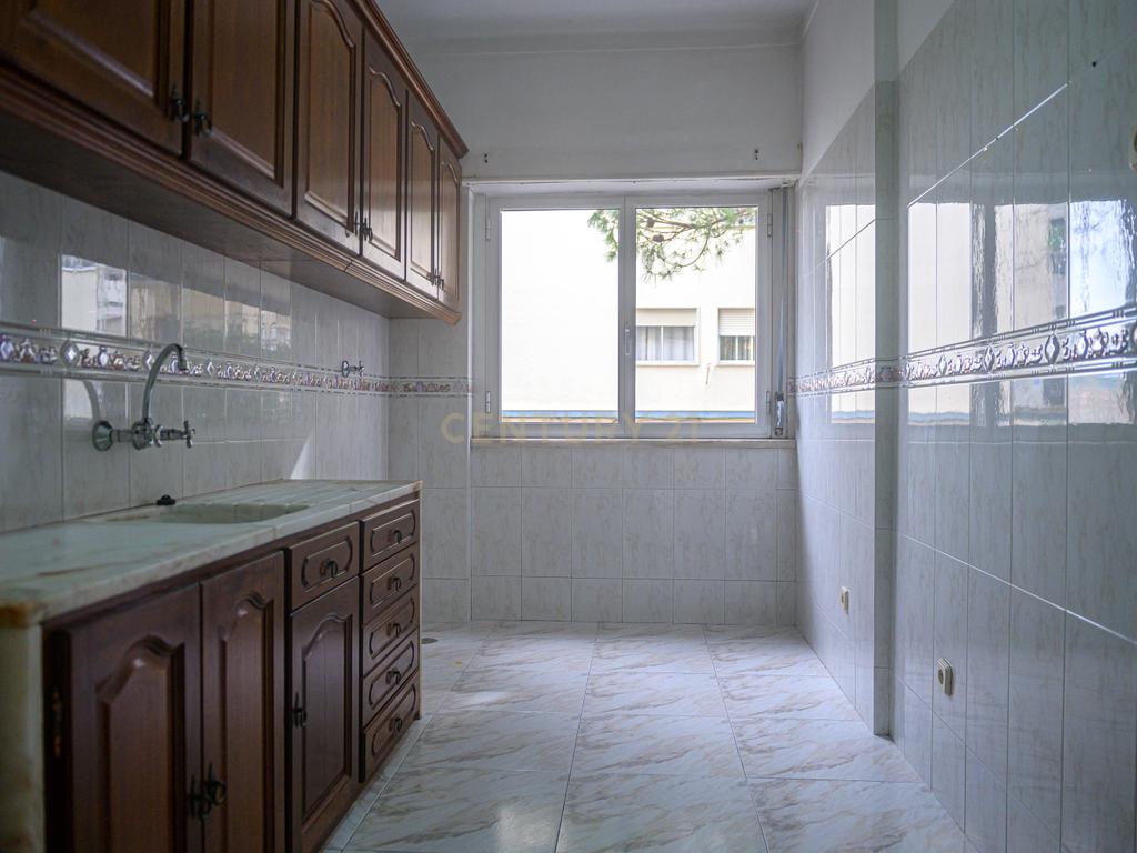Apartamento T3 Queluz- Parque Urbano Felicio Loureiro - Image 3