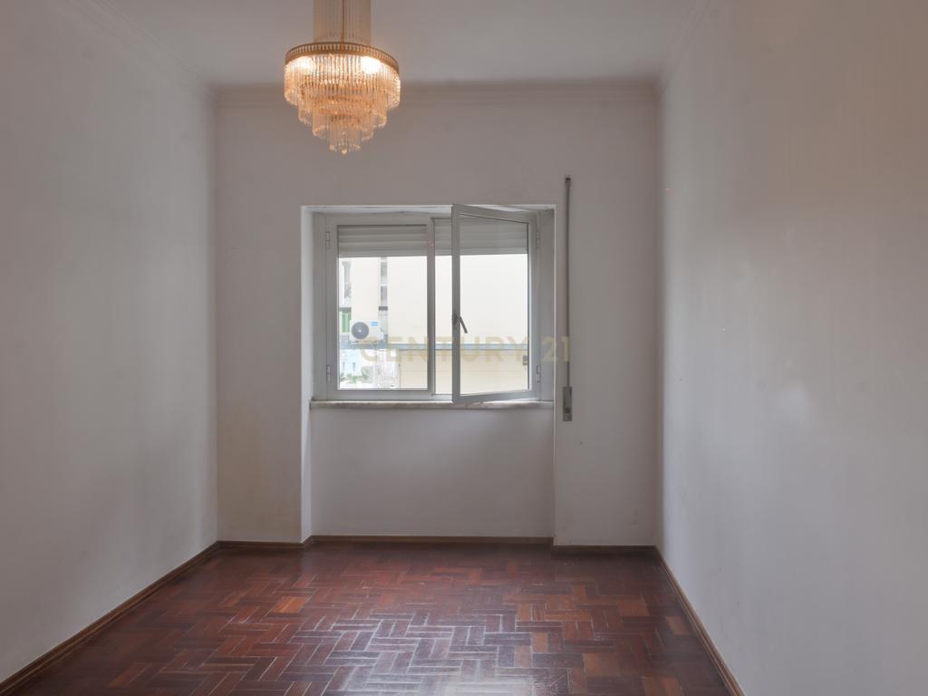 Apartamento T3 Queluz- Parque Urbano Felicio Loureiro - Image 6