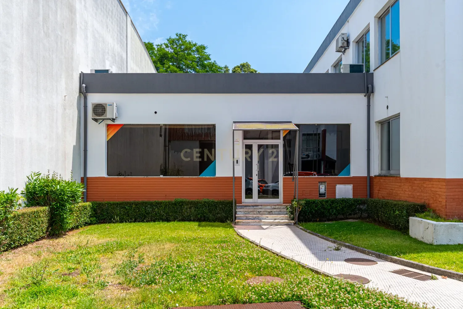 ESPAÇO COMERCIAL / ESCRITÓRIO NO LUX PARK BARCARENA - Image 1